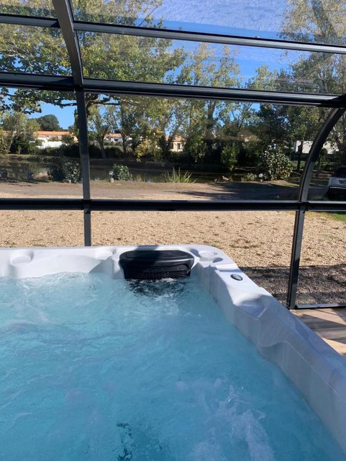 Maison Avec Jacuzzi Proche Plages Avrillé Exteriér fotografie